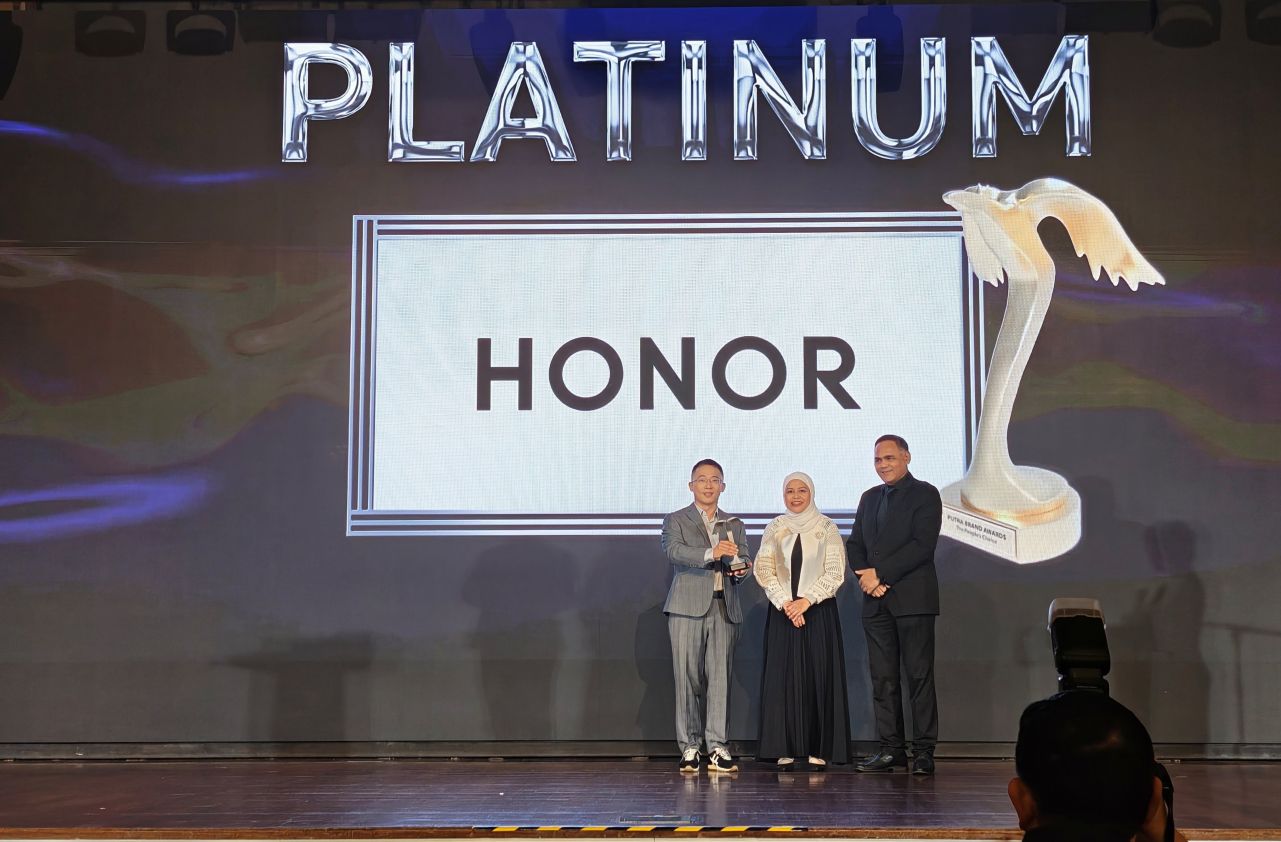 HONOR Named Platinum Winner at Putra Brand Awards 2025 by Malaysian ...